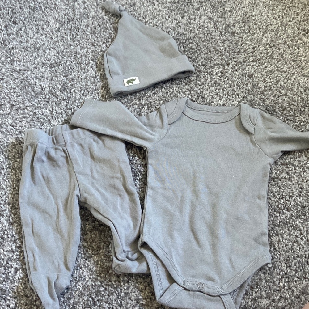 Monica and Andy gray outfit set